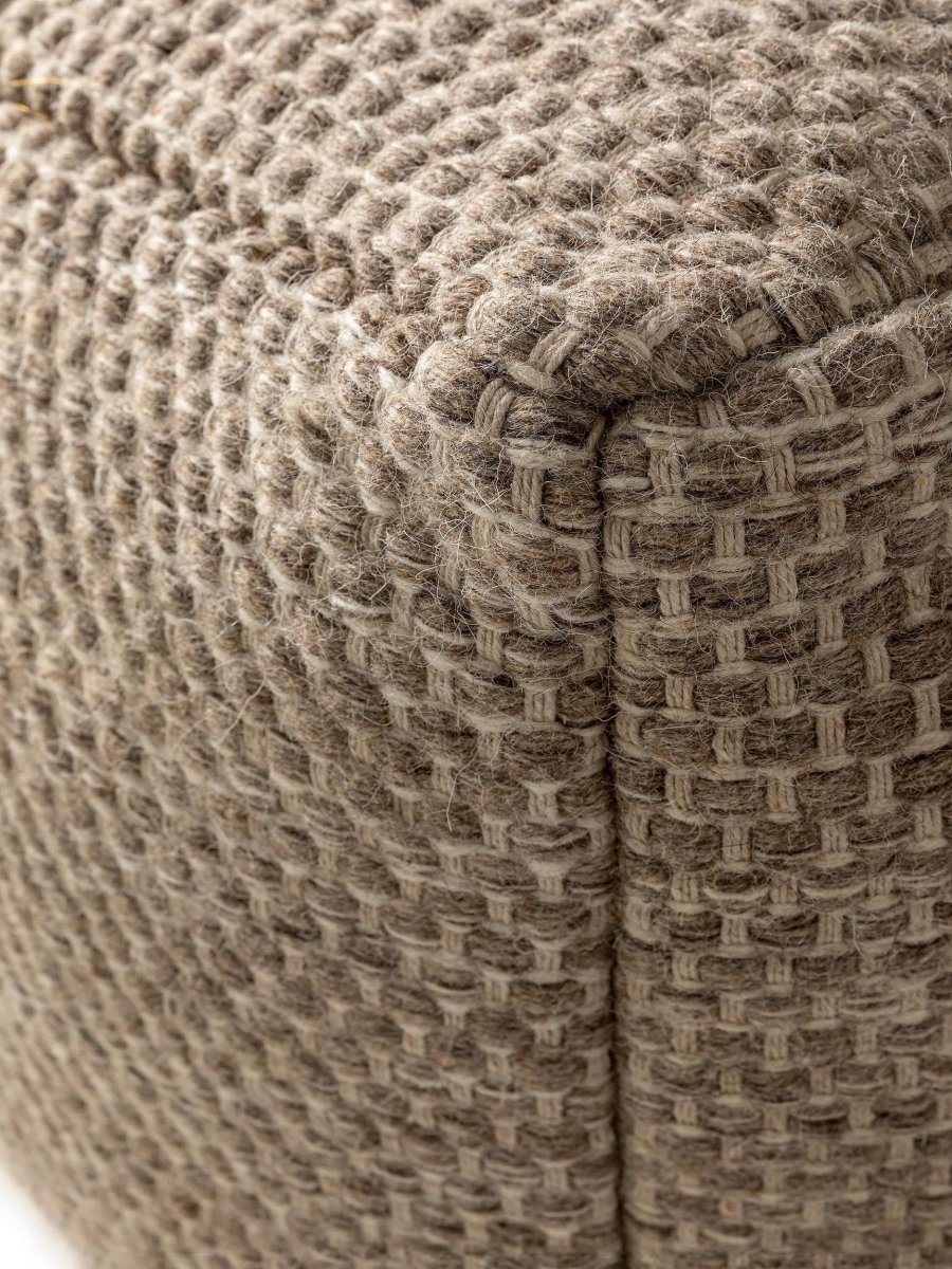 benuta handgemaakte wollen poef Rocco - taupe - 45x45x45 cm - Afbeelding 5